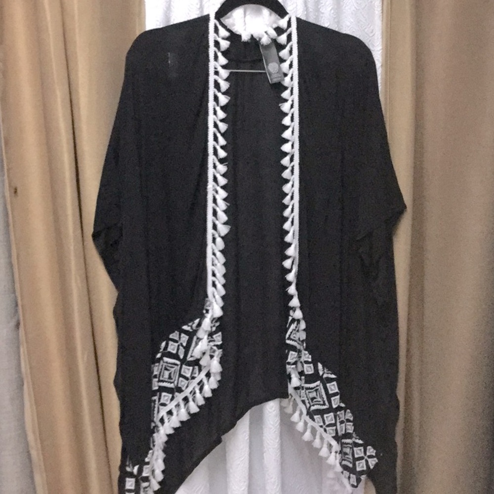 Vince camuto shawl mother’s farmer’s market Sunday brunch travel poolside swim